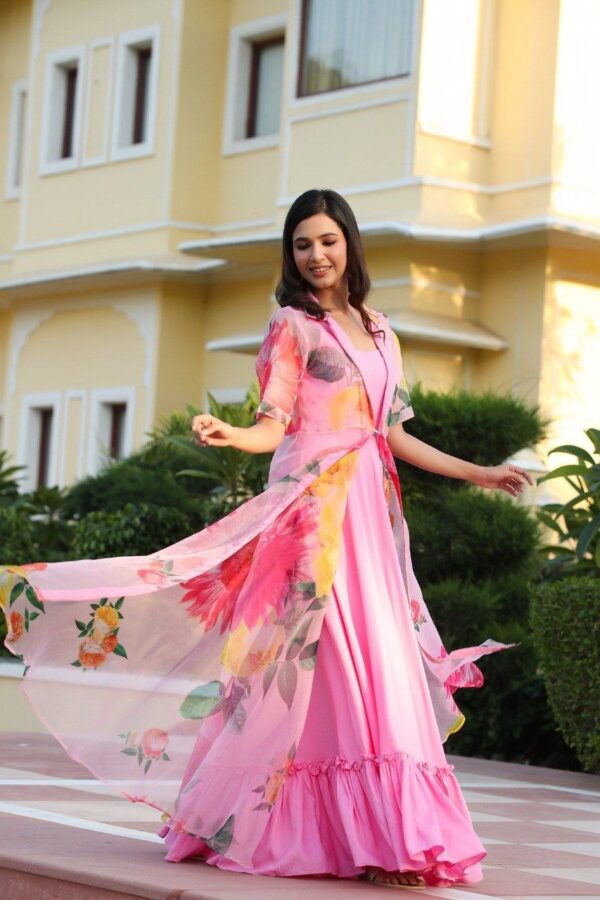 womens heavy kurta with soft organza shrug - Image 2