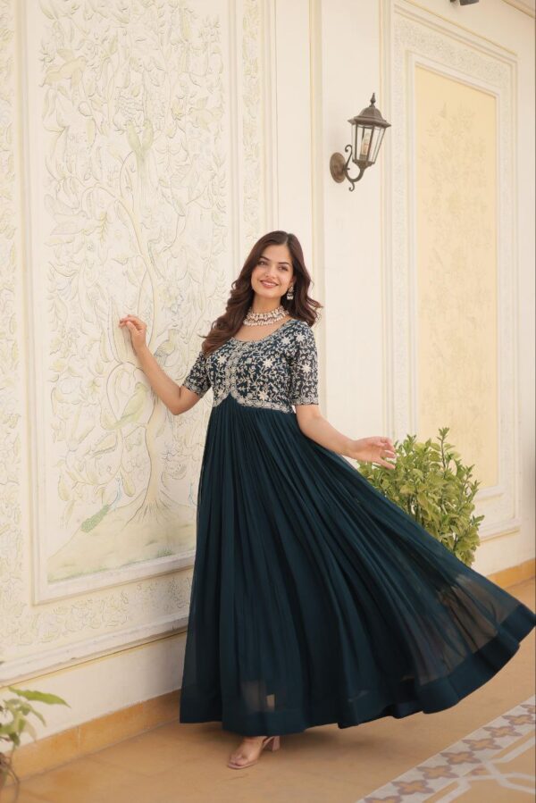 PREMIUM DESIGNER READYMADE GOWNS FOR WOMENS [3 COLOURS] - Image 3