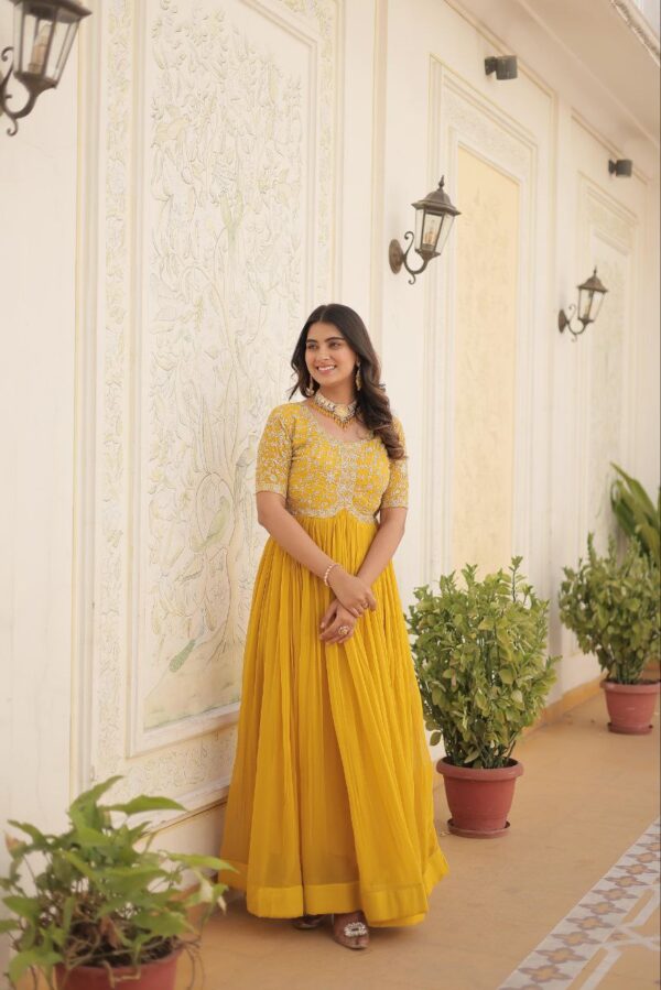 PREMIUM DESIGNER READYMADE GOWNS FOR WOMENS [3 COLOURS] - Image 7