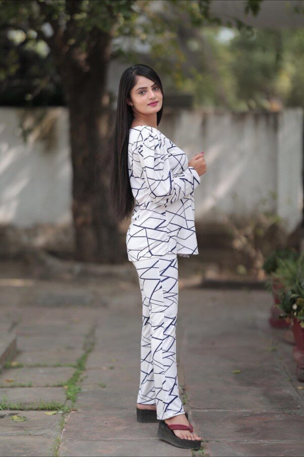 women regular fit western wear - Image 4