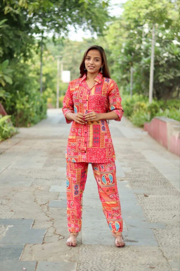 women regular fit co-ord set in 2 colors - Image 5