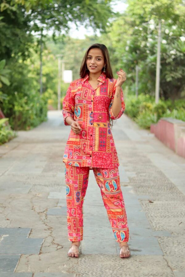 women regular fit co-ord set in 2 colors - Image 2