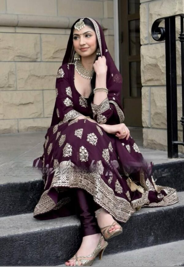 festive long premium gown - Image 7