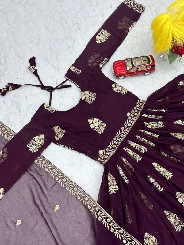 festive long premium gown - Image 5