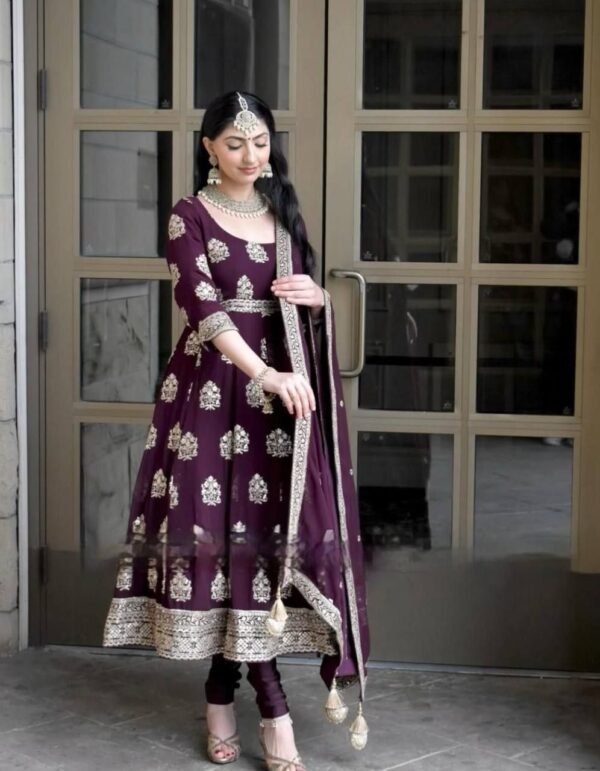 festive long premium gown - Image 3