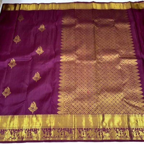 womens premium silk banarasi saree in 2 bold colors - Image 2