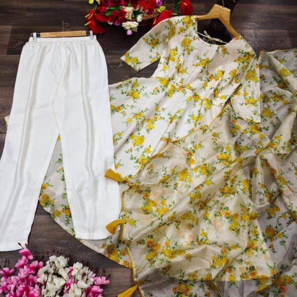 premium heavy chanderi kurta, pant & dupatta set - Image 3
